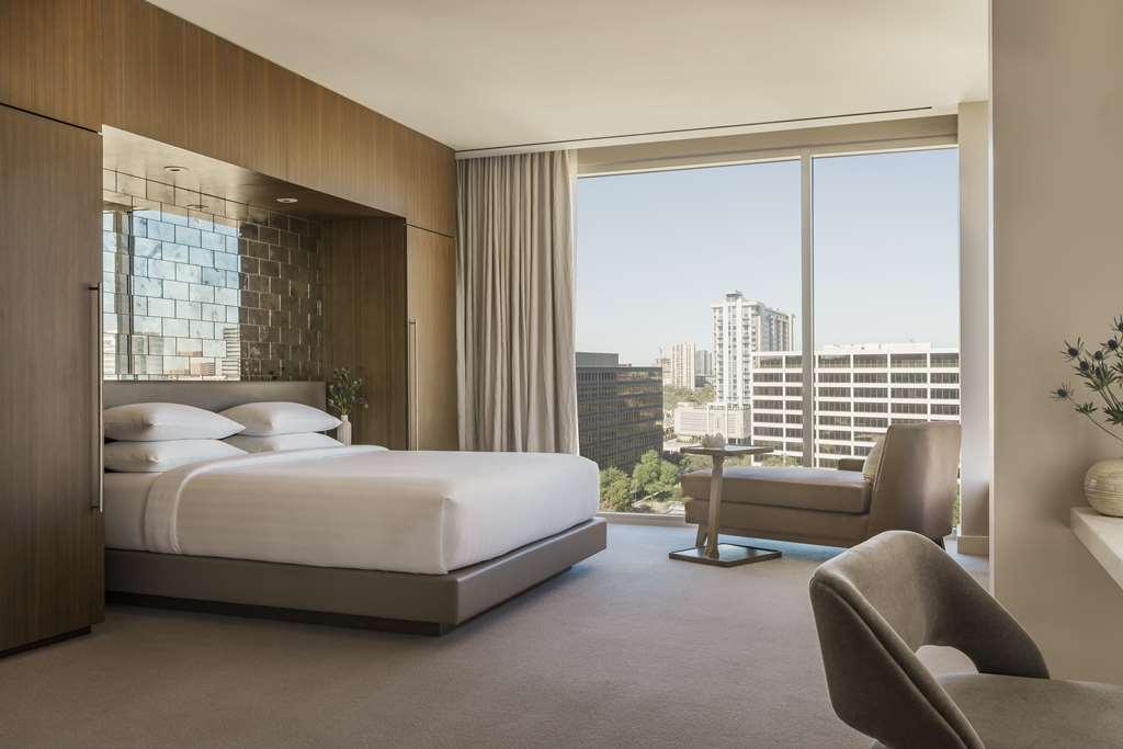 Hyatt Regency Galleria Hotel