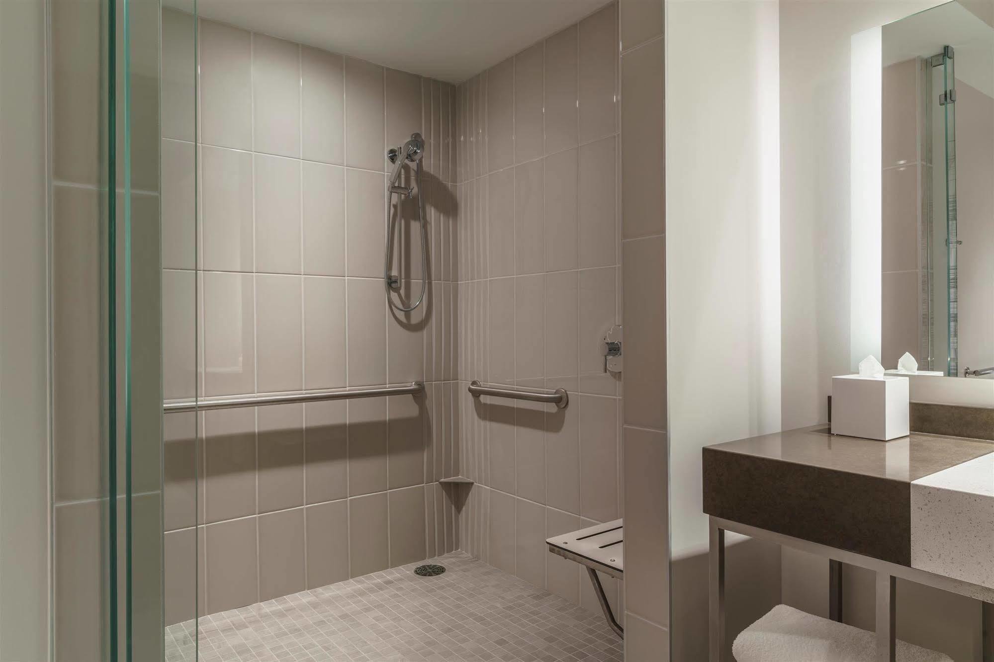 Hyatt Regency Galleria Otel 4*