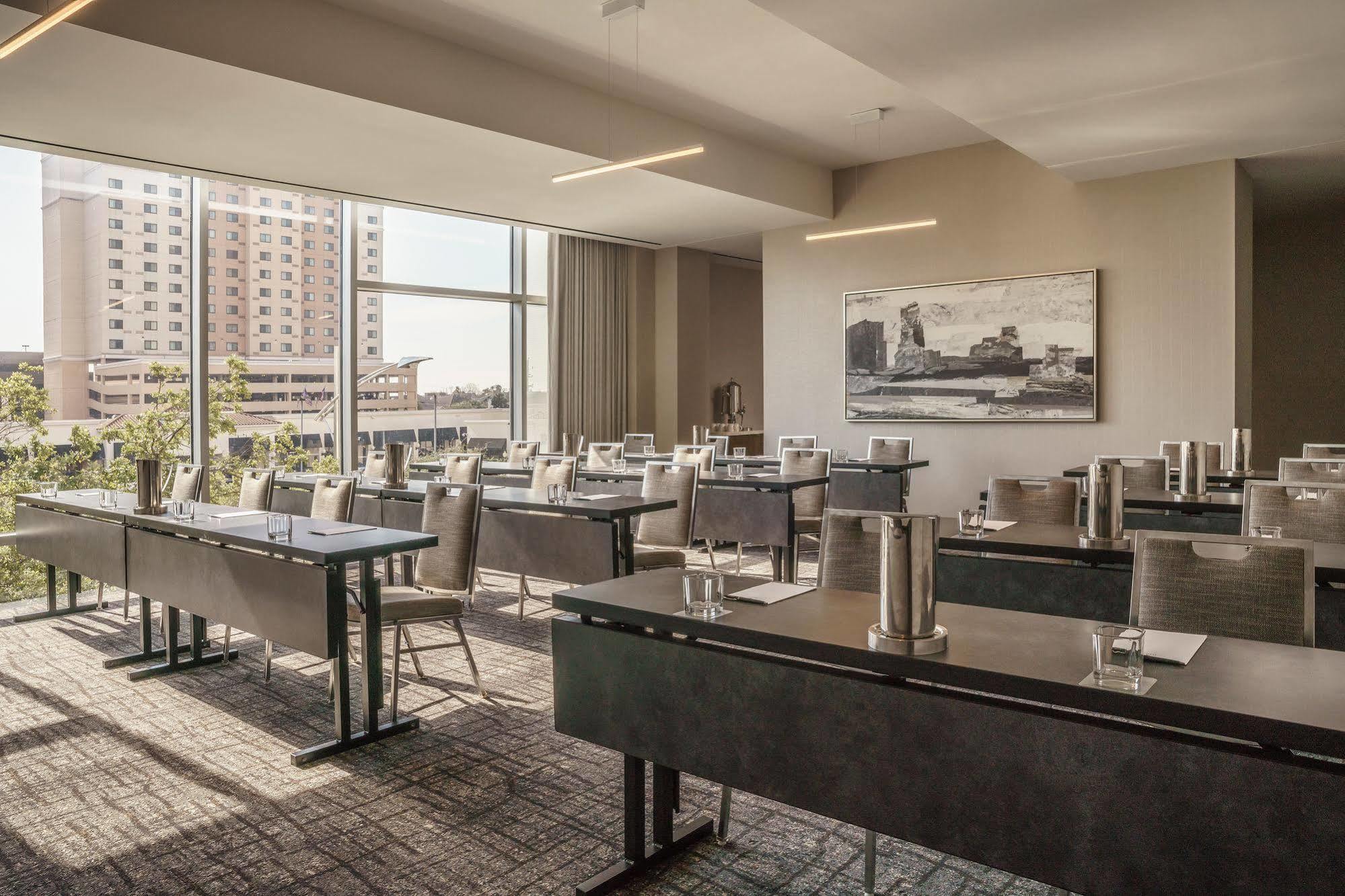 Hyatt Regency Galleria Otel